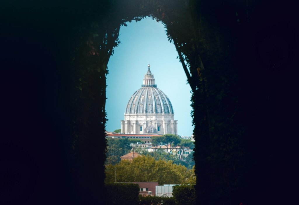 a rare view of Aventine Keyhole.