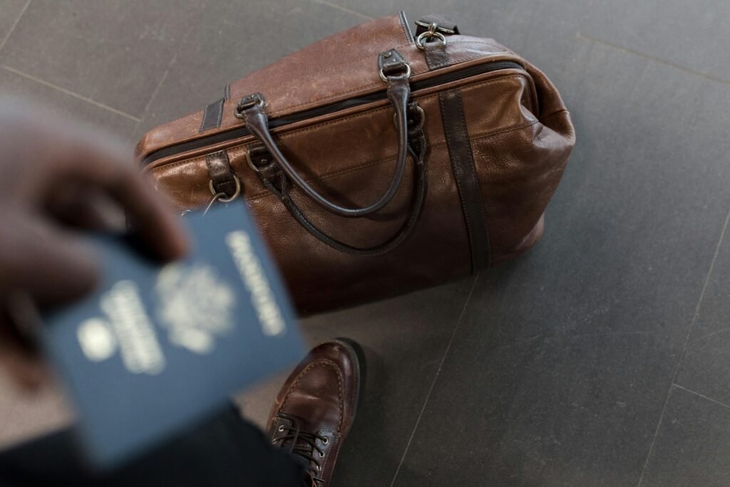 storing luggage at roma airport