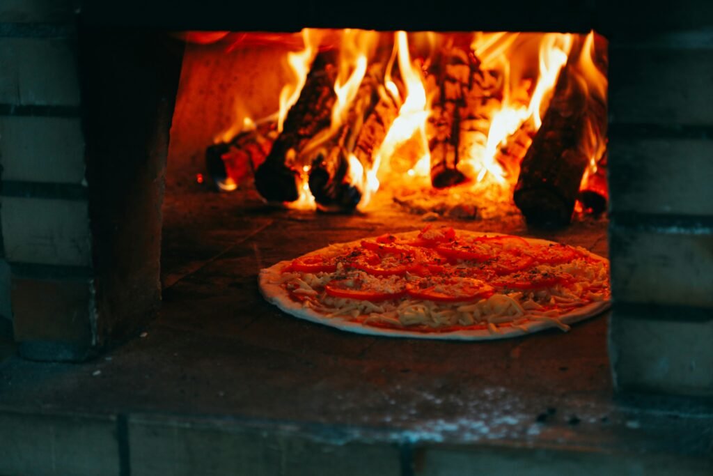 making a p[pizza with organic way