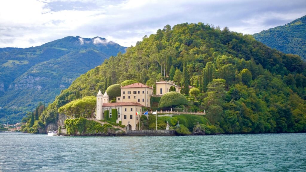 Villa del Balbianello, lake como italy