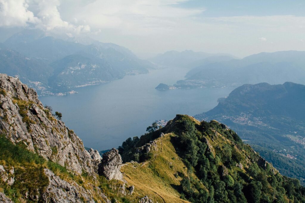 hiking trails near lake Como